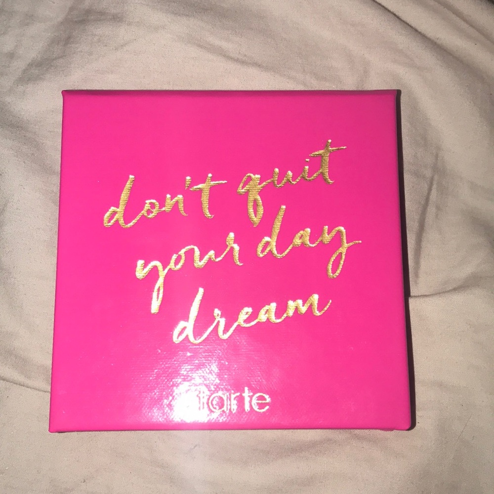 Eyeshadow palette